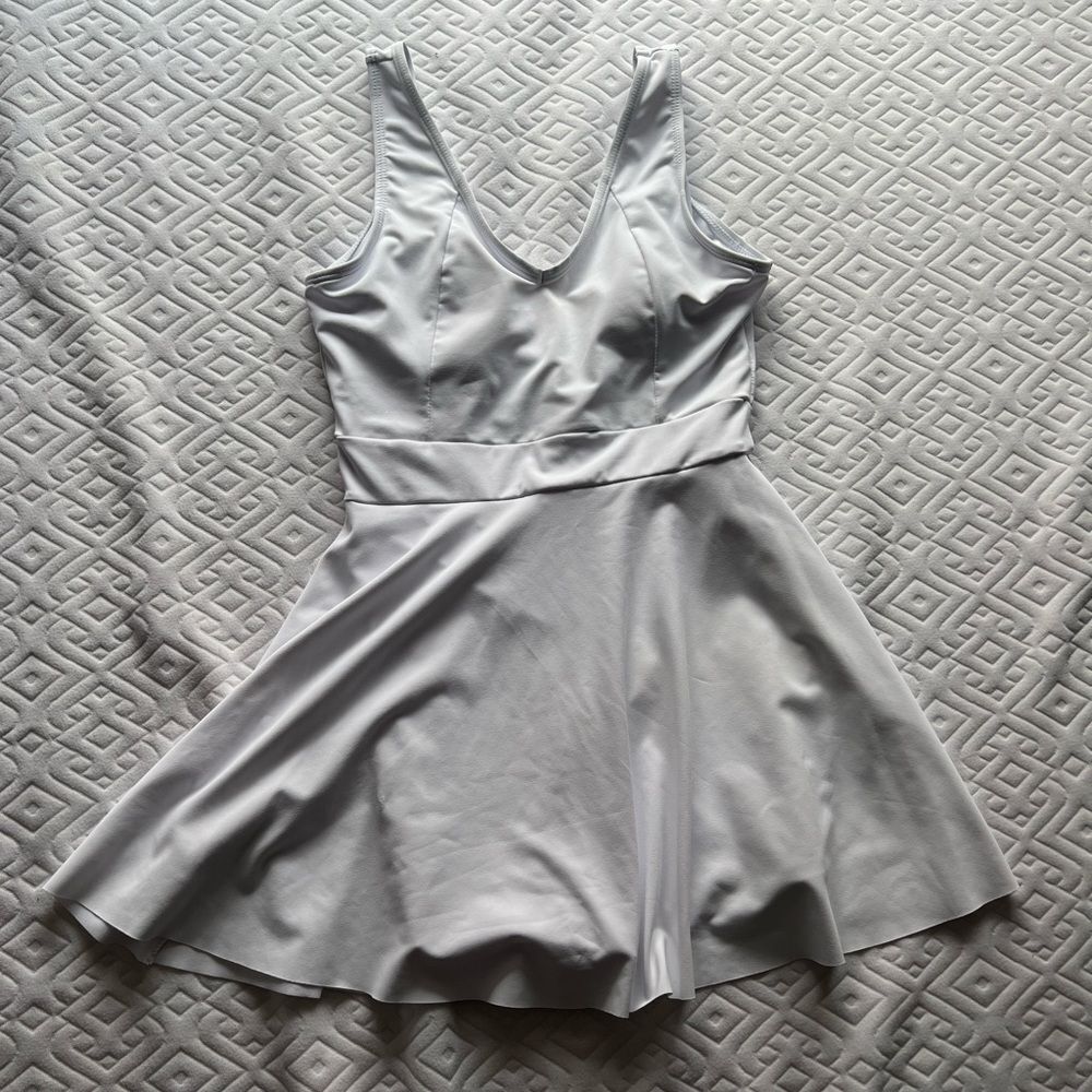 SHEIN Tennis Basic Solid Backless Active Tank size S white